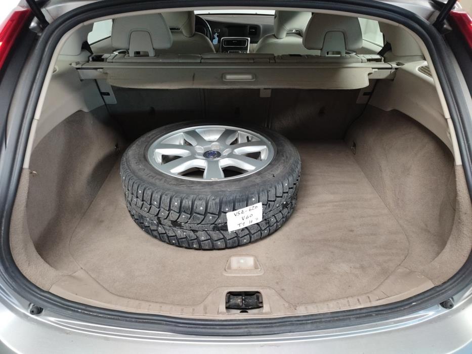 VOLVO V60 2012
