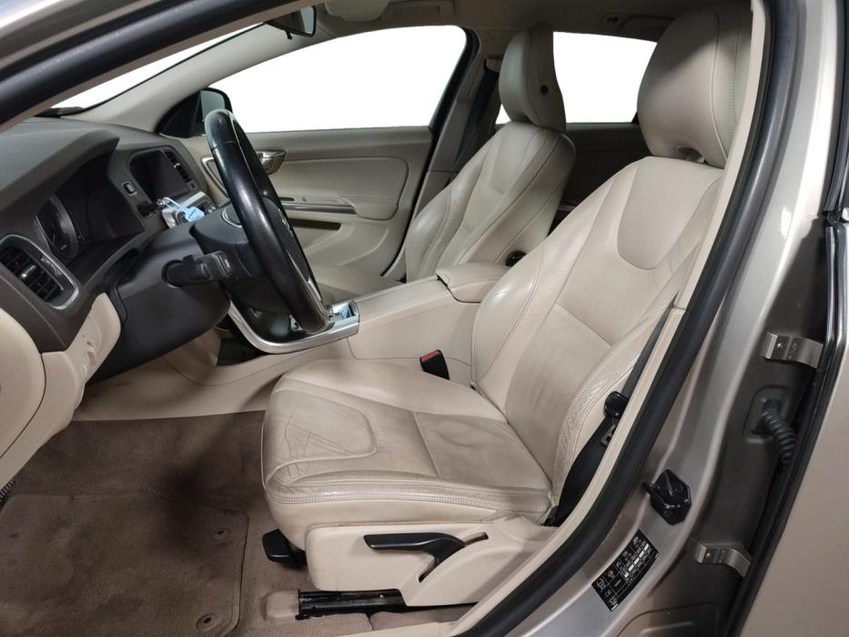 VOLVO V60 2012