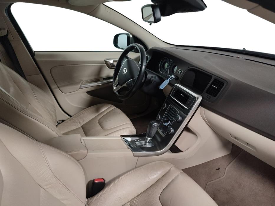 VOLVO V60 2012