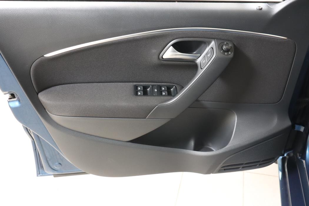 VOLKSWAGEN Polo 2017