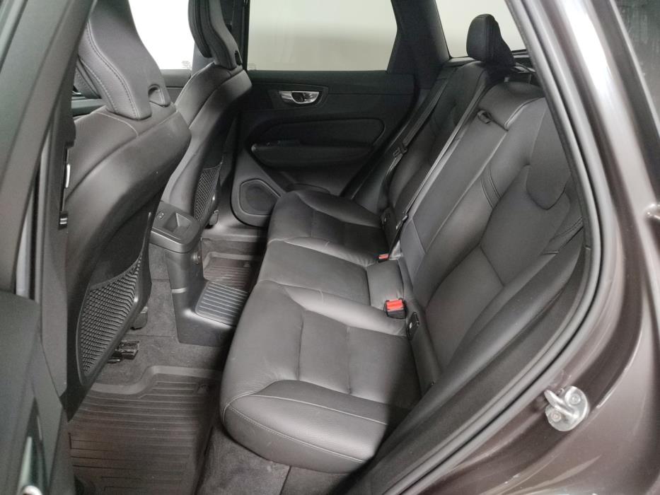 VOLVO XC60 2022