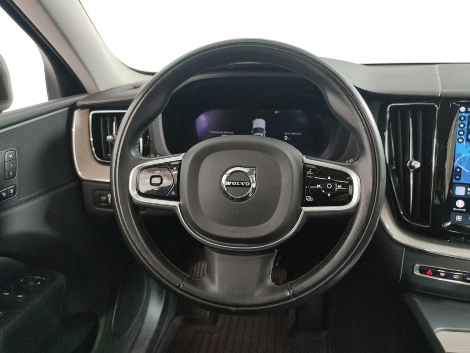 VOLVO XC60 2022