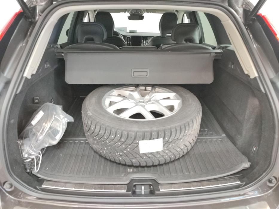 VOLVO XC60 2022