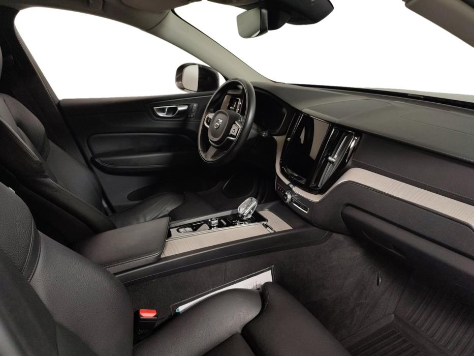 VOLVO XC60 2022