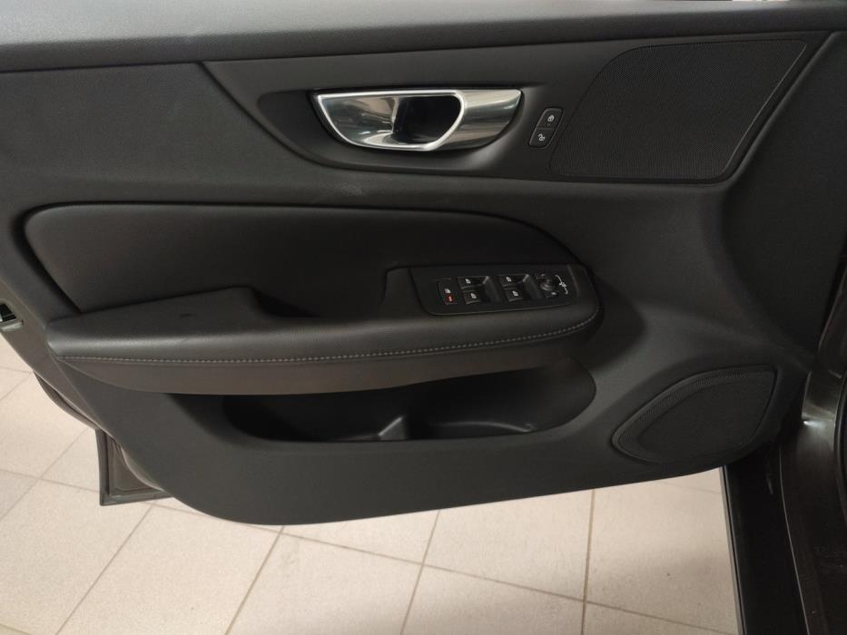 VOLVO V60 2022