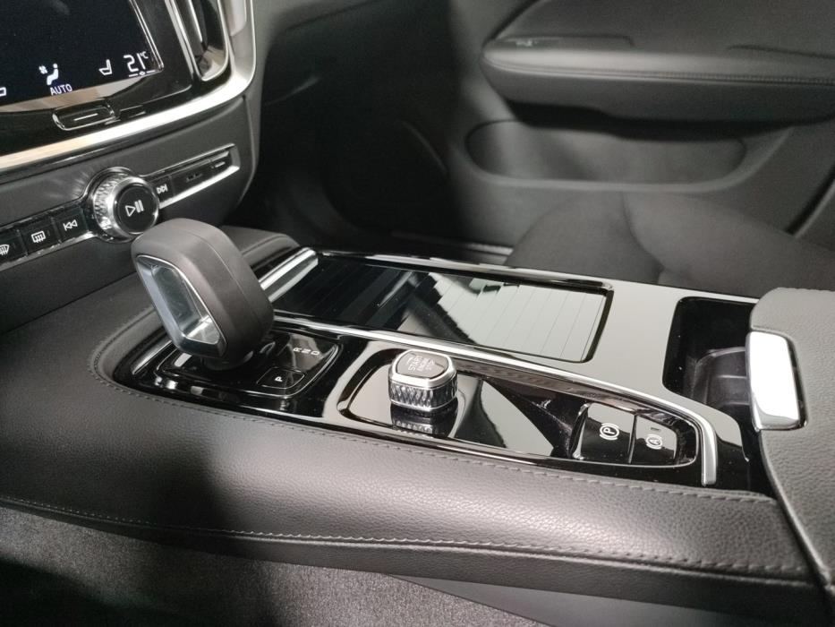 VOLVO V60 2022