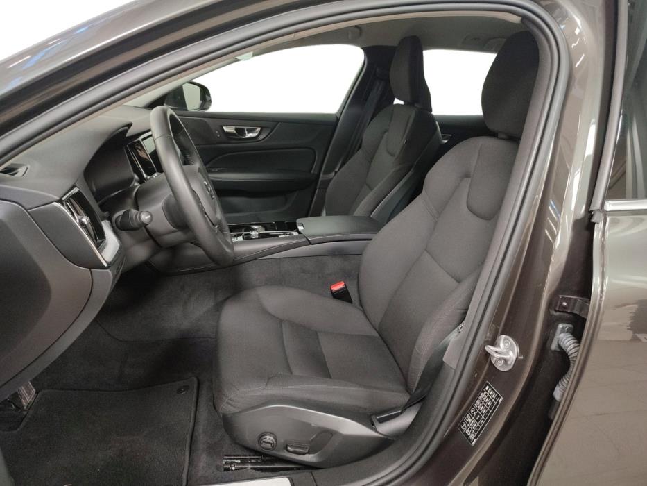 VOLVO V60 2022