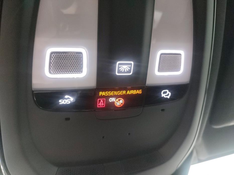 VOLVO V60 2025