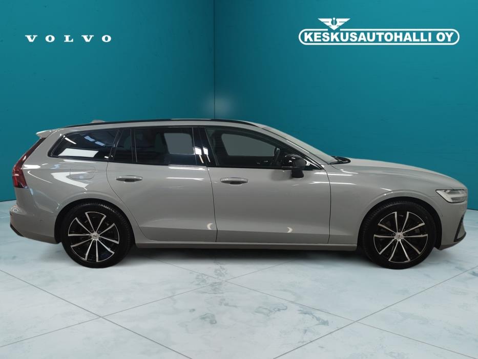 VOLVO V60 2025