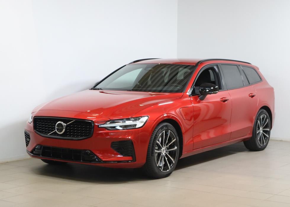 VOLVO V60 2025