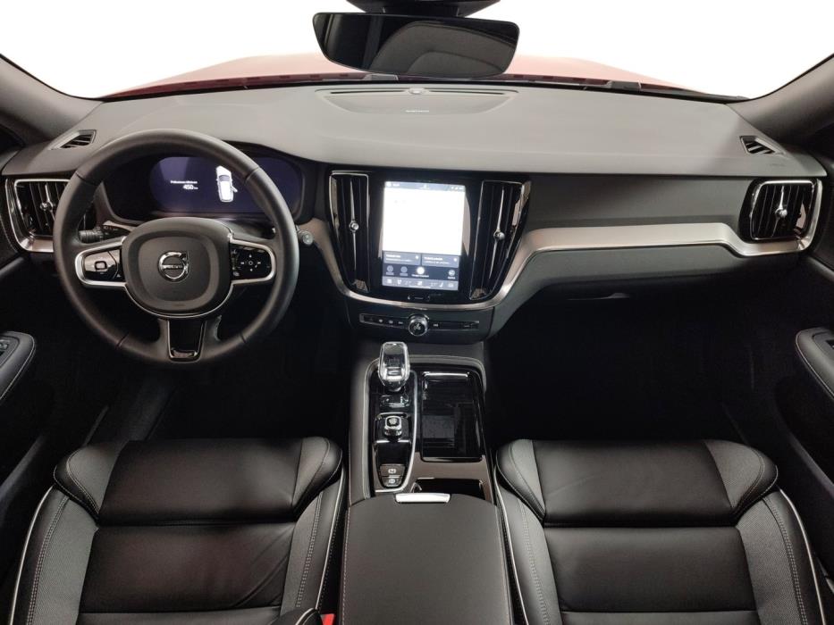 VOLVO V60 2025