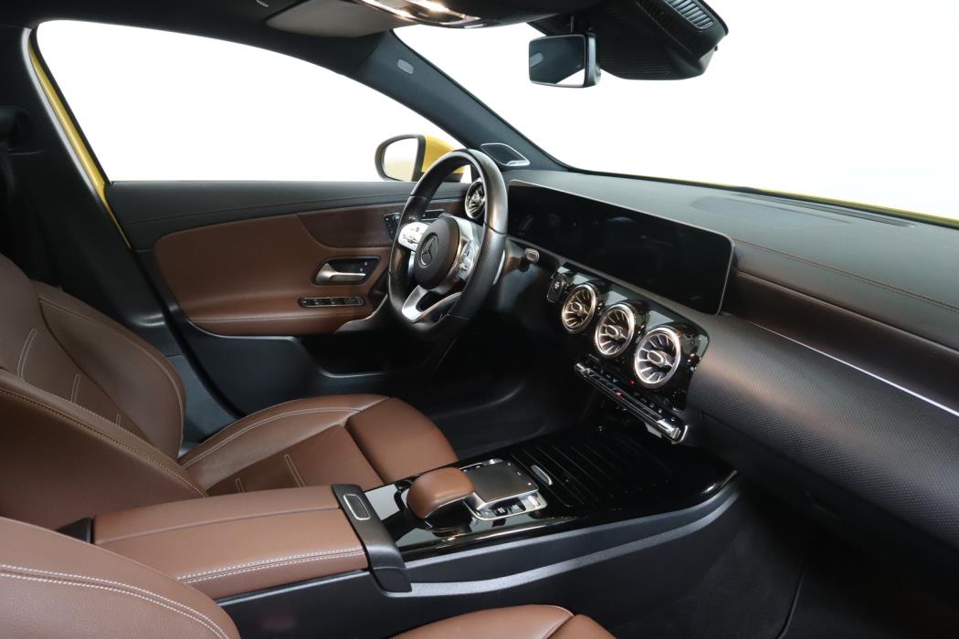 MERCEDES-BENZ A 2020
