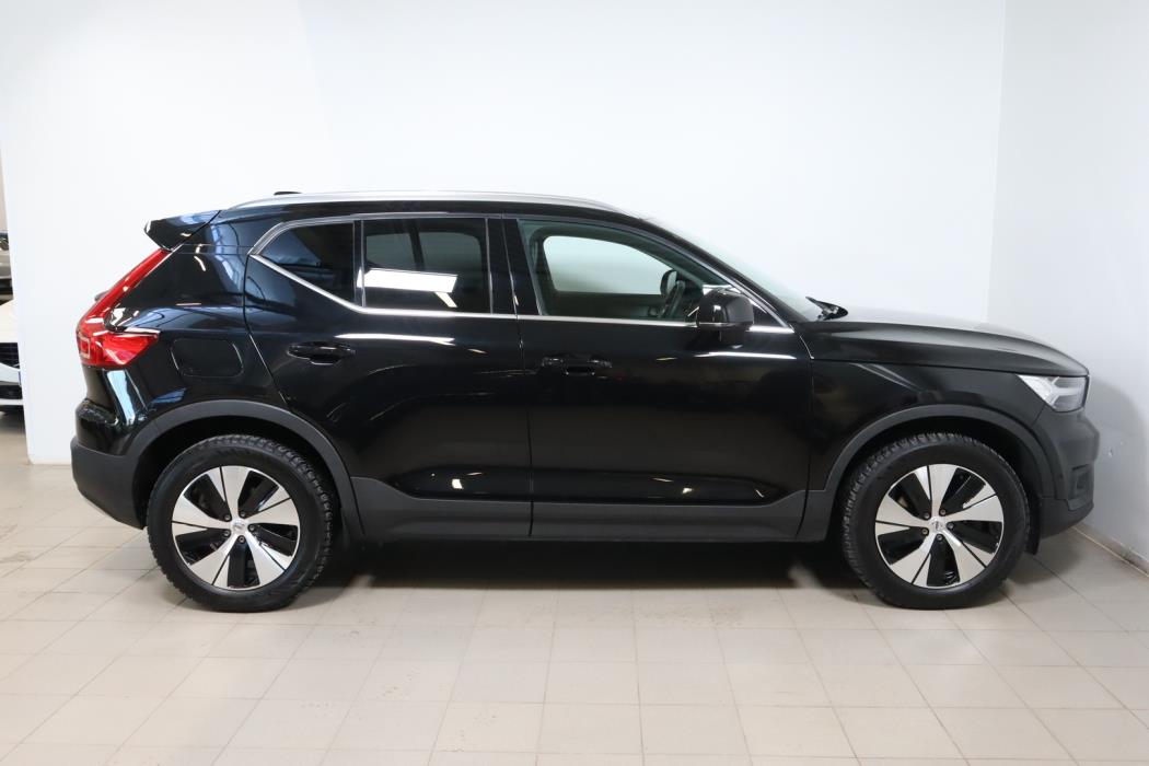 VOLVO XC40 2021