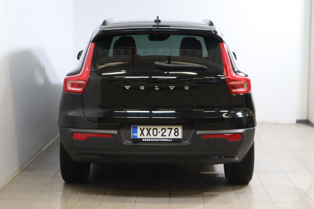 VOLVO XC40 2021