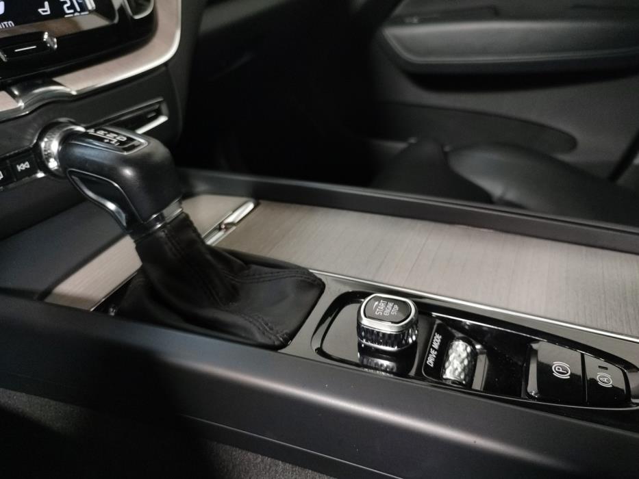VOLVO XC60 2018