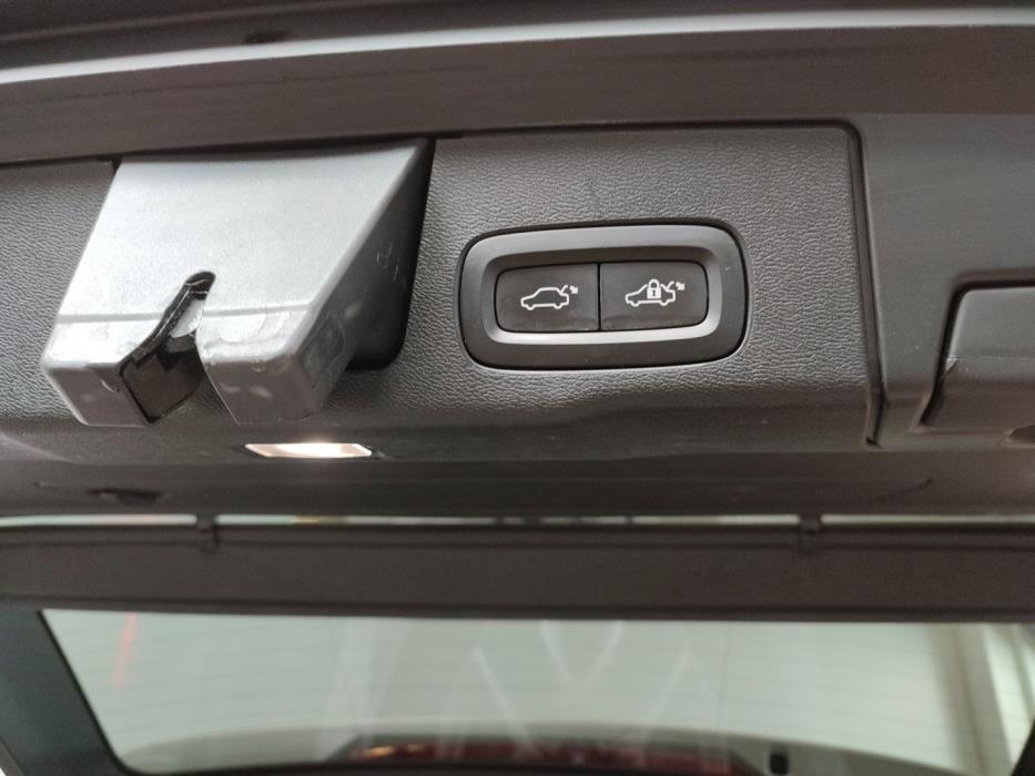 VOLVO XC60 2018