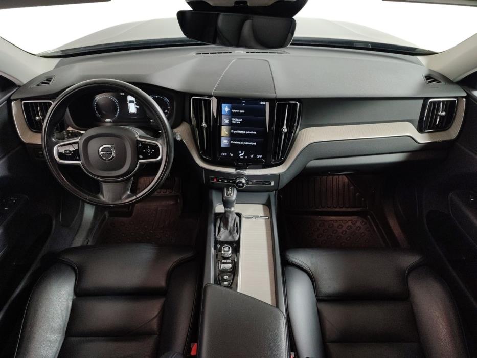 VOLVO XC60 2018