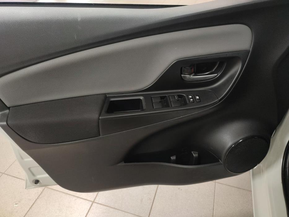 TOYOTA Yaris 2018