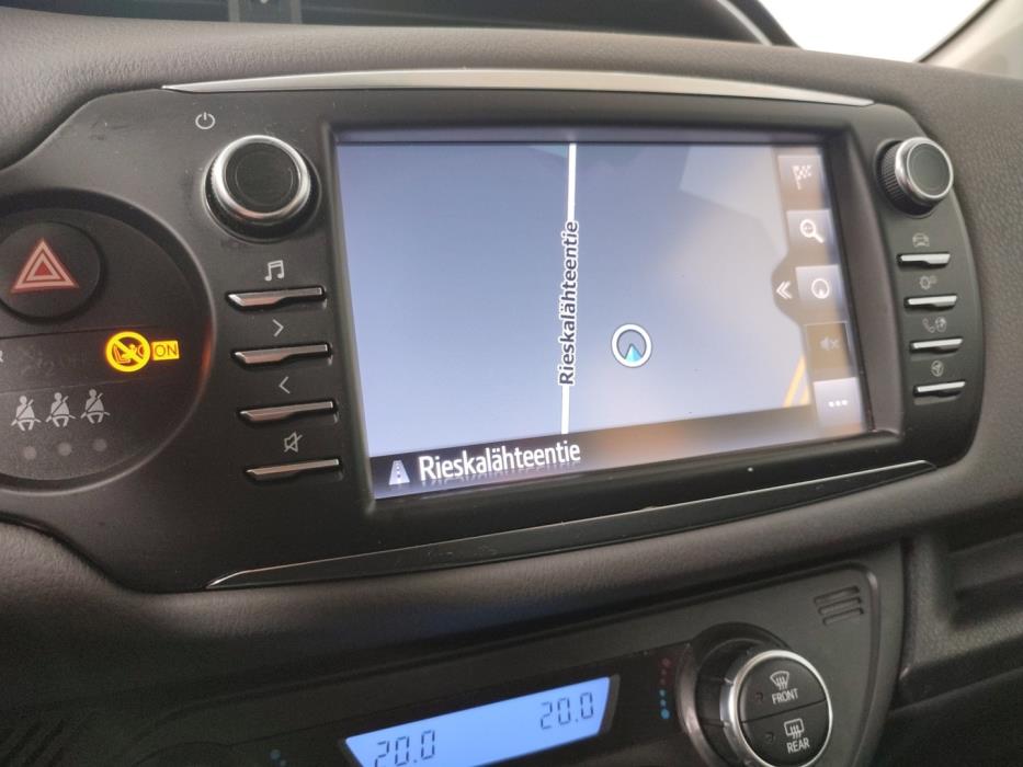 TOYOTA Yaris 2018