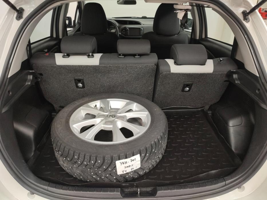 TOYOTA Yaris 2018