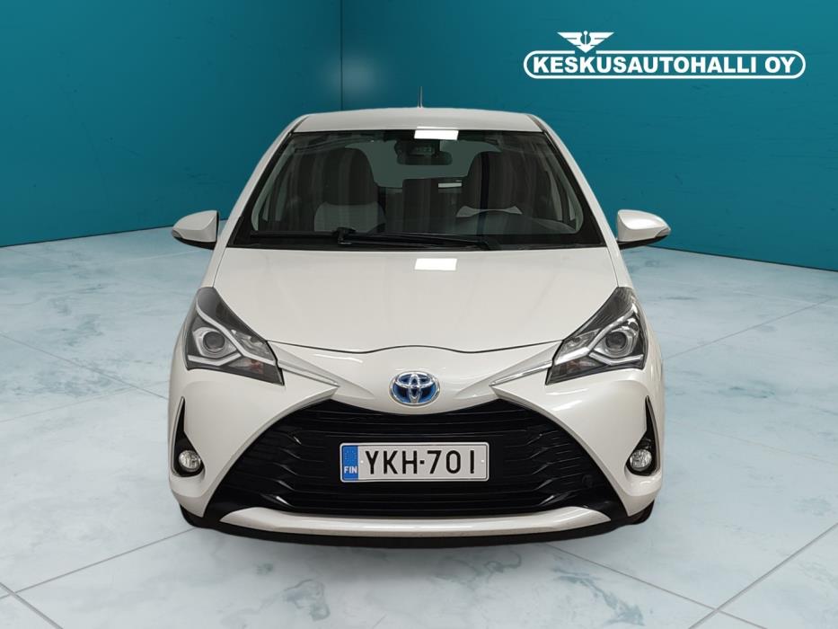 TOYOTA Yaris 2018