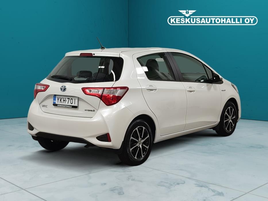 TOYOTA Yaris 2018