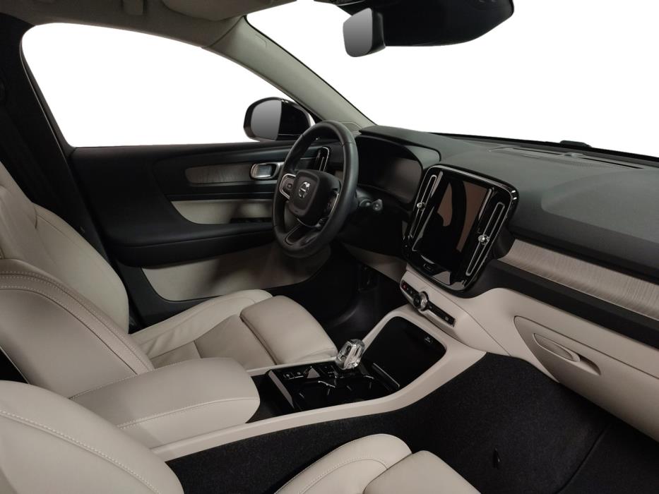 VOLVO XC40 2022