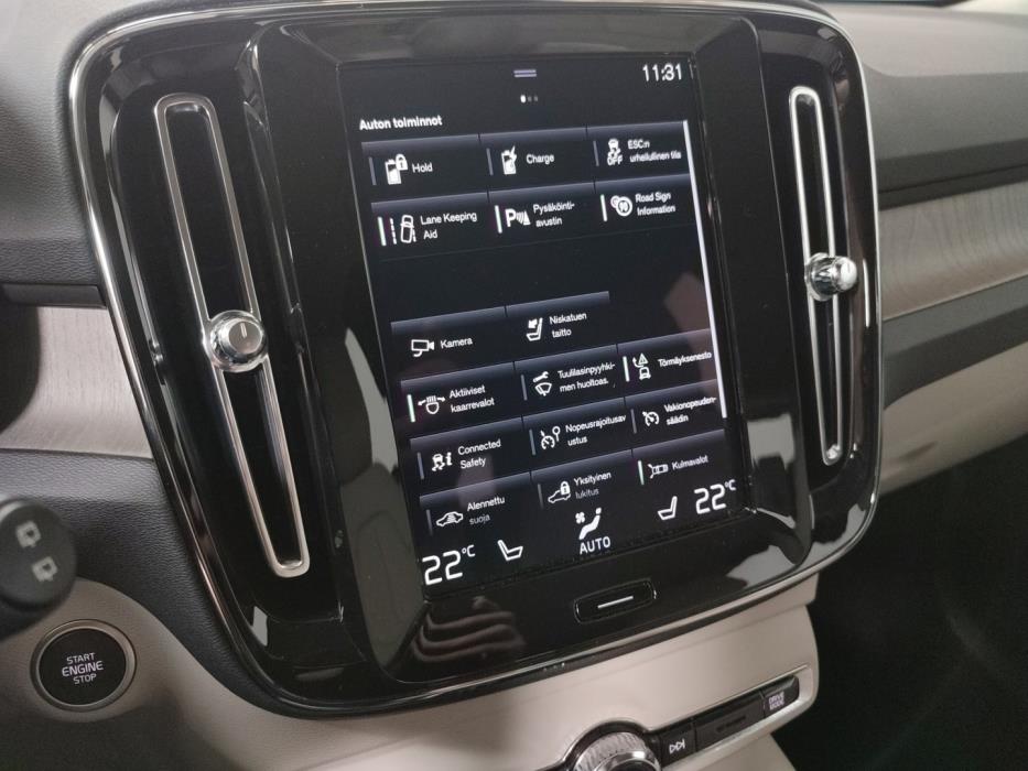 VOLVO XC40 2022