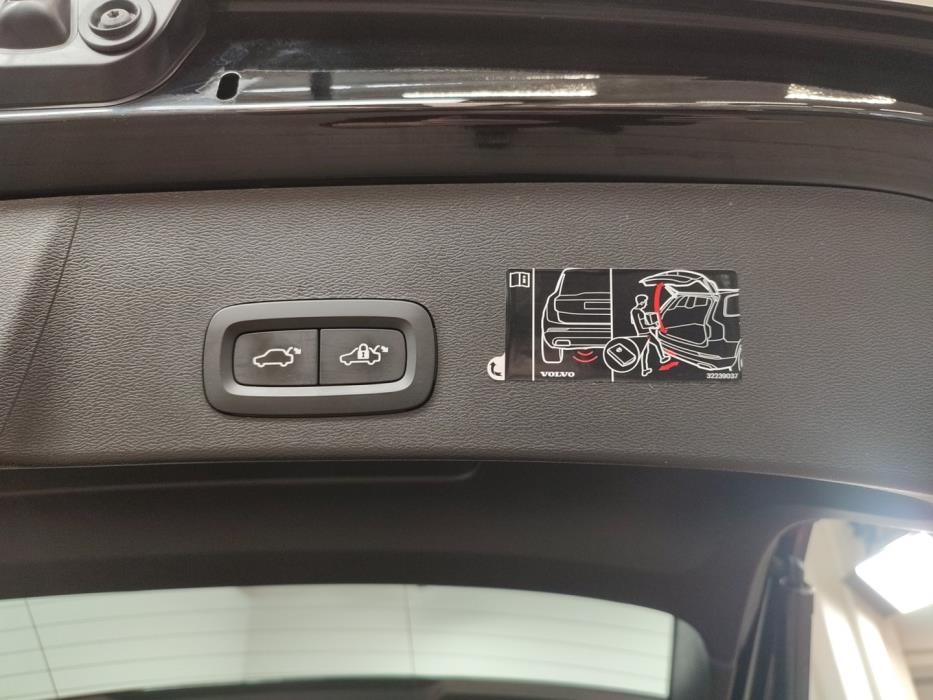 VOLVO XC40 2022