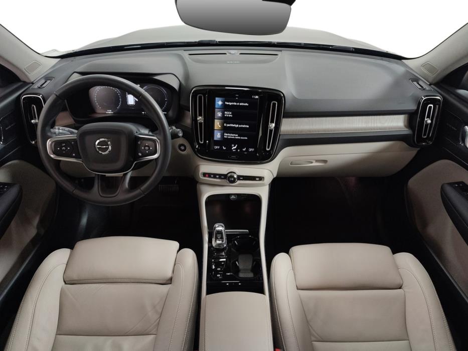 VOLVO XC40 2022