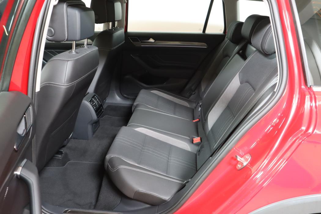 VOLKSWAGEN Passat 2022