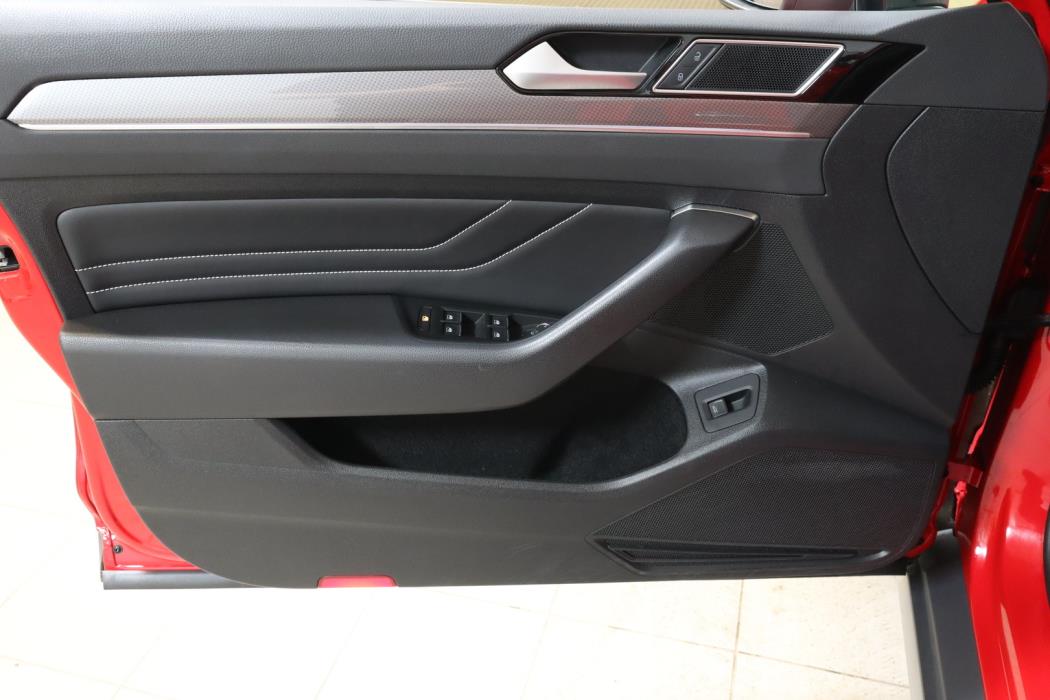 VOLKSWAGEN Passat 2022