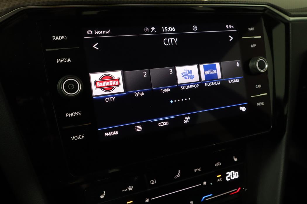 VOLKSWAGEN Passat 2022