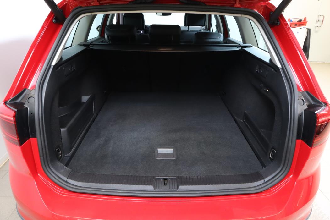 VOLKSWAGEN Passat 2022