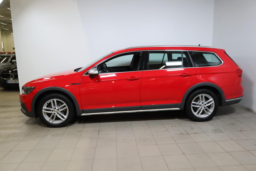 VOLKSWAGEN Passat 2022