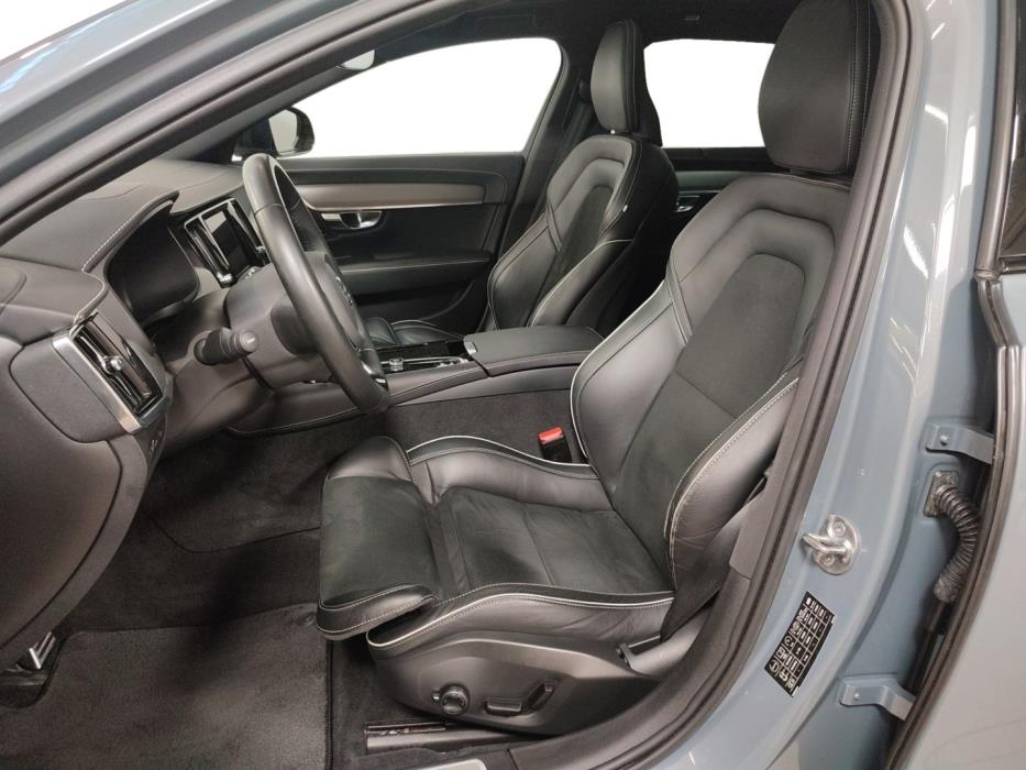 VOLVO V90 2022