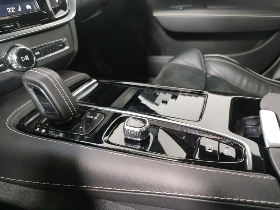 VOLVO V90 2022