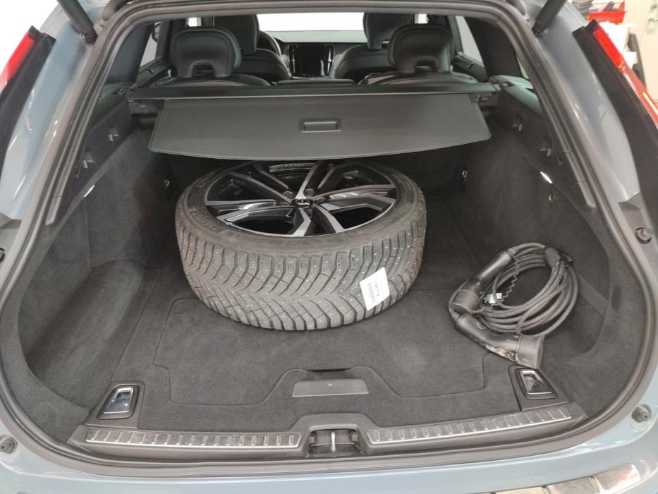 VOLVO V90 2022