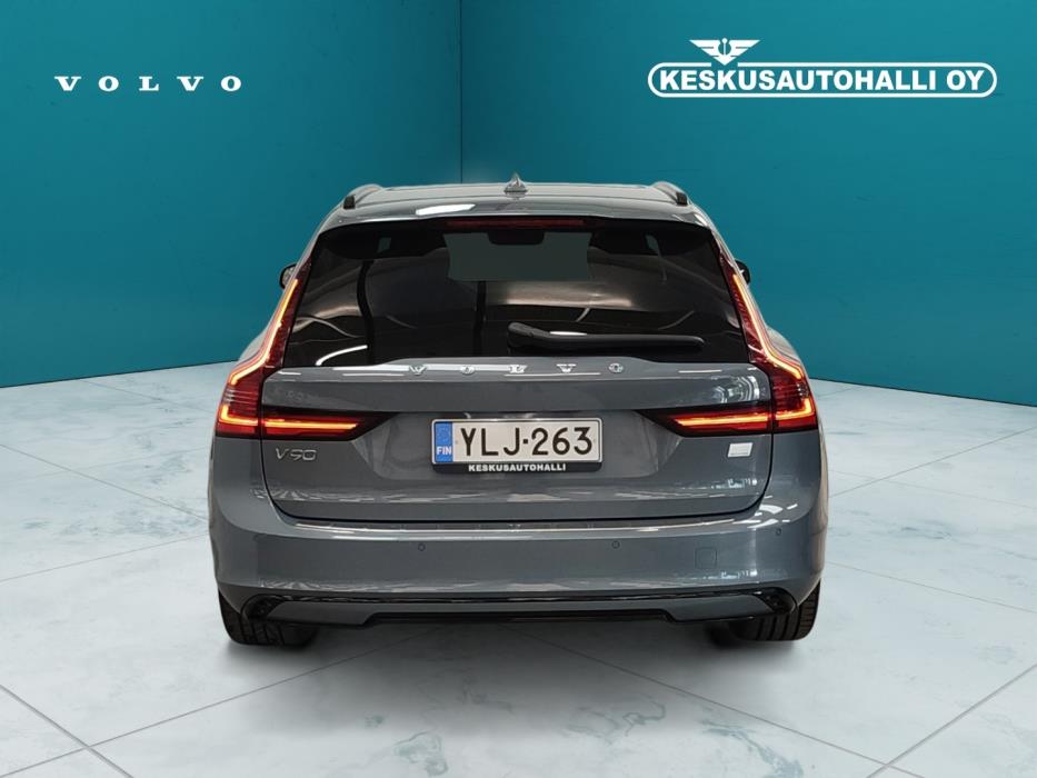 VOLVO V90 2022