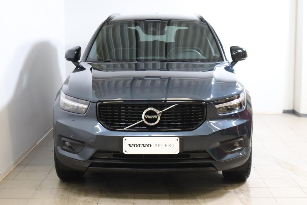 VOLVO XC40 2022