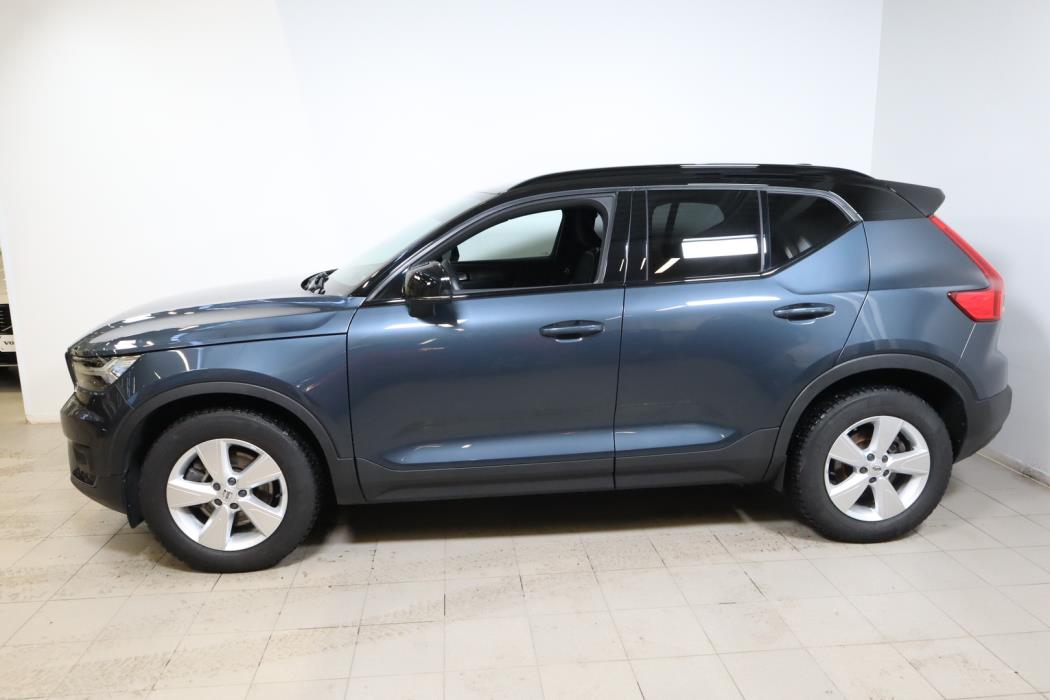 VOLVO XC40 2022