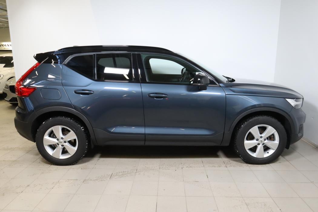 VOLVO XC40 2022