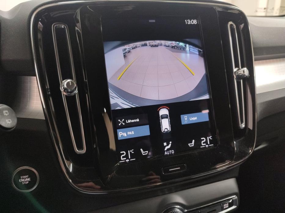 VOLVO XC40 2021