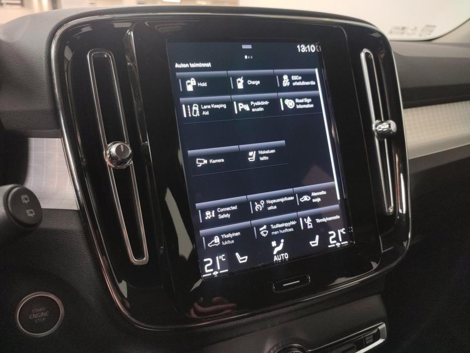 VOLVO XC40 2021