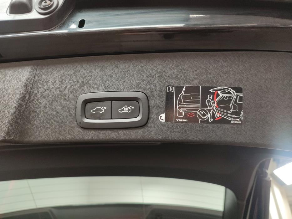 VOLVO XC40 2021