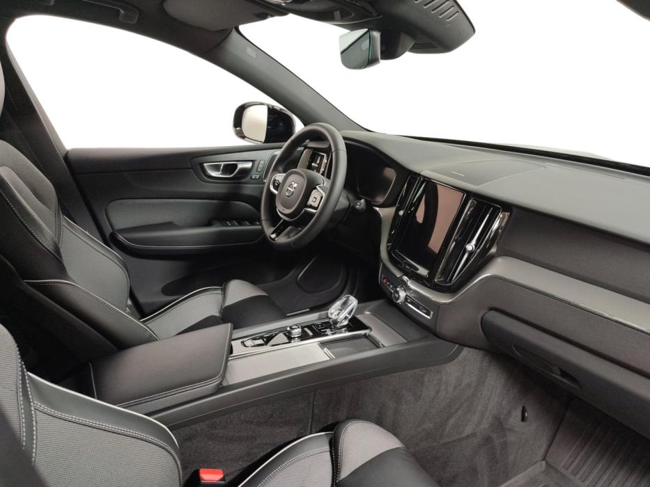 VOLVO XC60 2024
