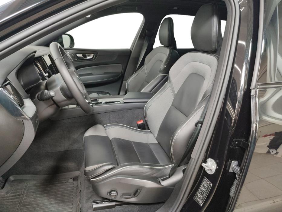 VOLVO XC60 2024