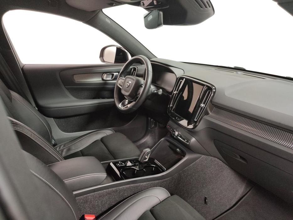 VOLVO XC40 2022