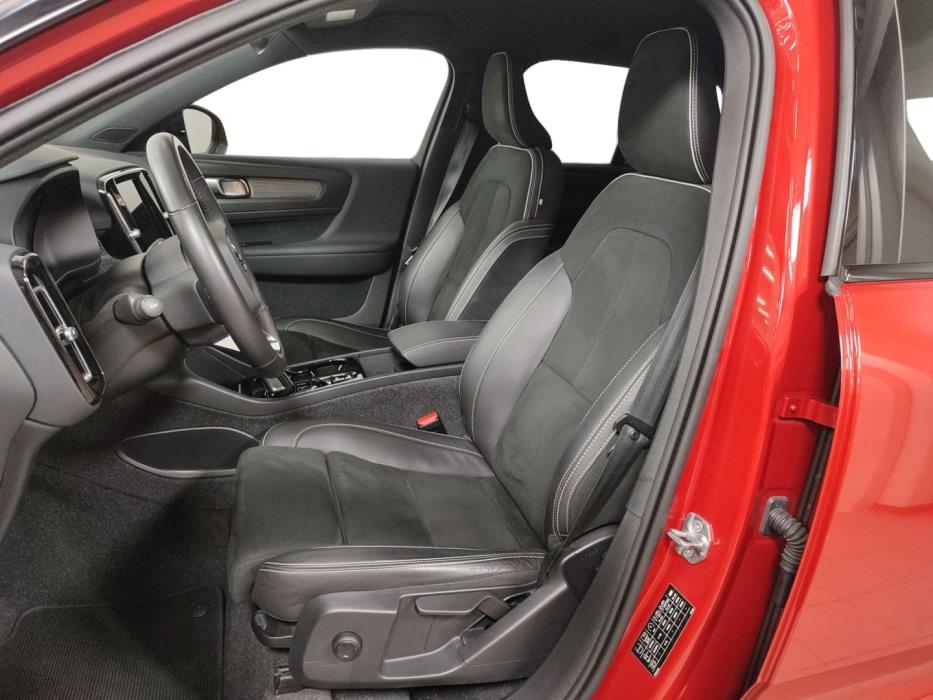 VOLVO XC40 2022