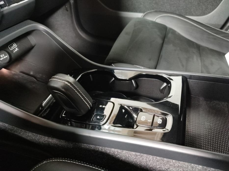 VOLVO XC40 2022